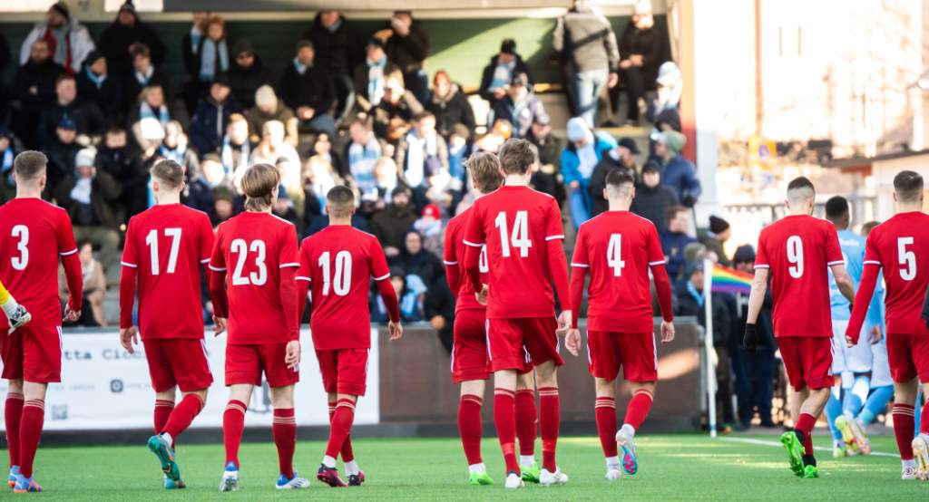 Skövde AIK reducerat till tio man – Söderström utvisad