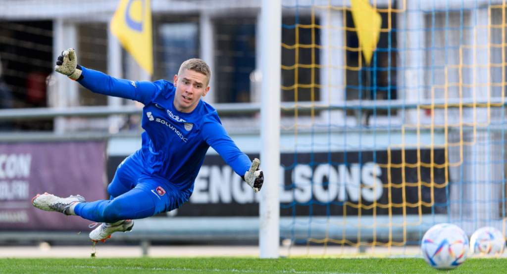 Amar Dzevlan provtränar med Örebro SK under veckan