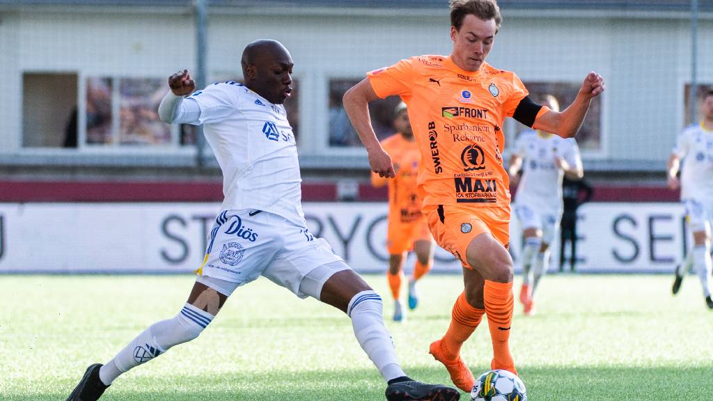 Anton Ekeroth skriver på för AC Horsens