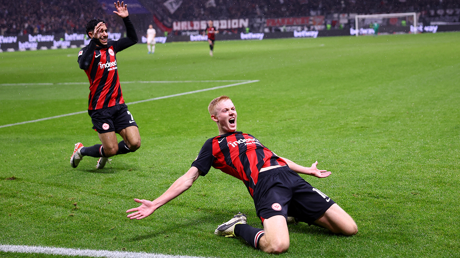 Larssons succé – gör 3–0 mot Bayern München