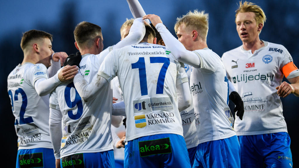 KLART: IFK Värnamo förlänger med två spelare