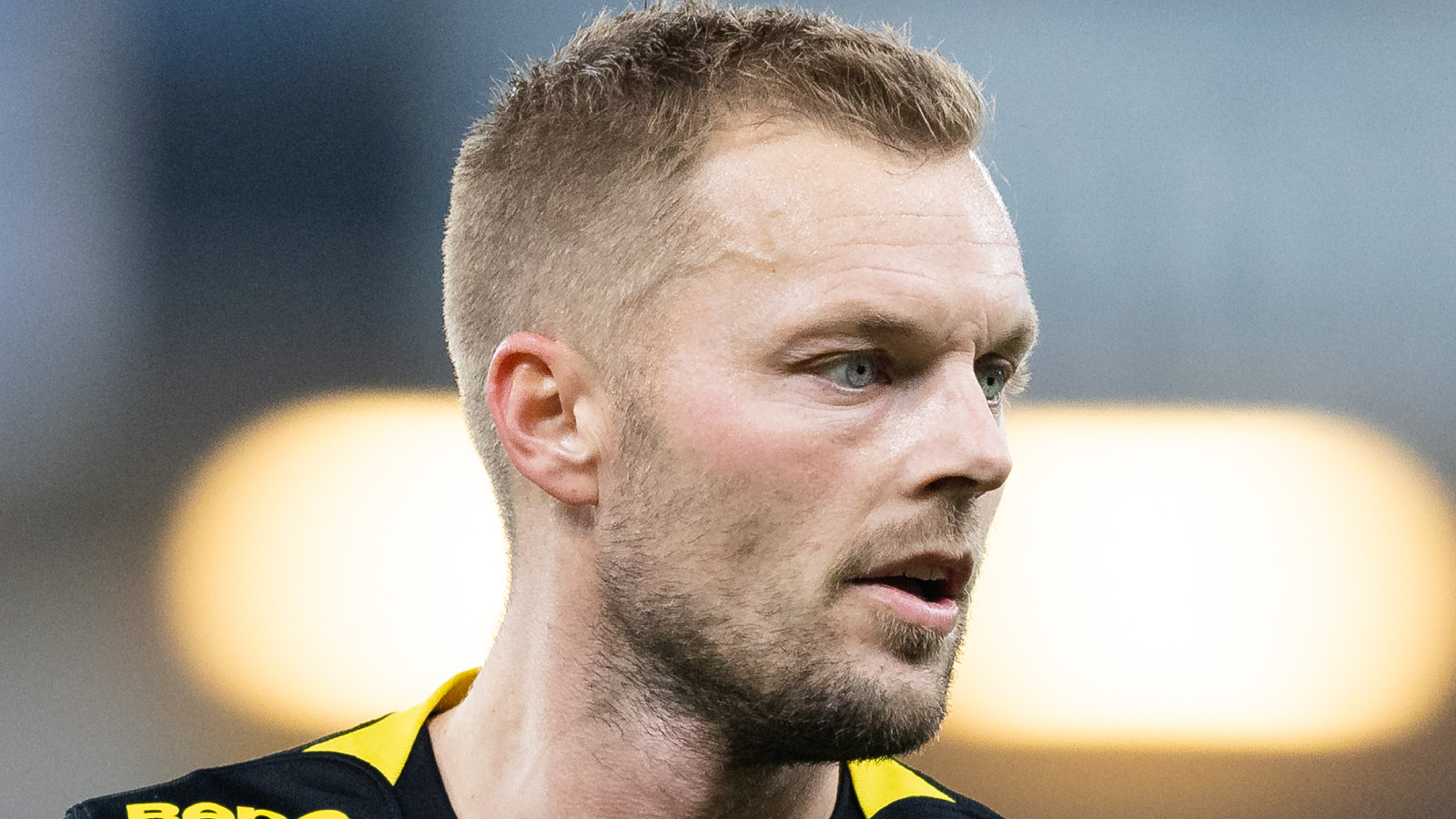 Sebastian Larsson lämnar inte IFK Eskilstuna – trots landslagsrollen