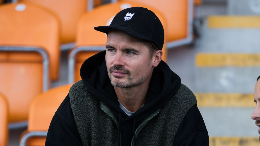 VSK bekräftar att en i styrelsen haft möte med Mikael Lustig