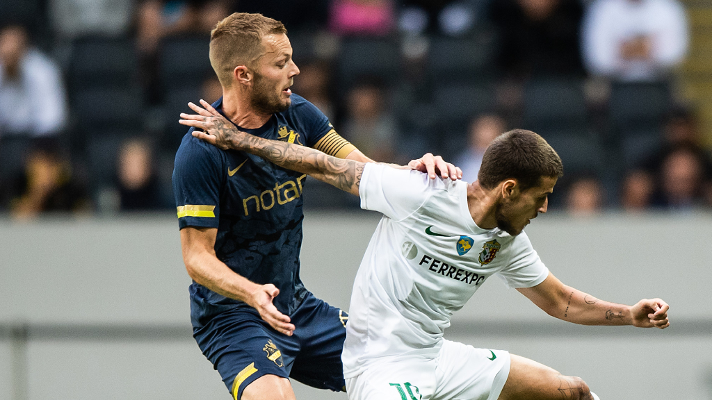 AIK tar ledningen – tungt skott leder till 1-0