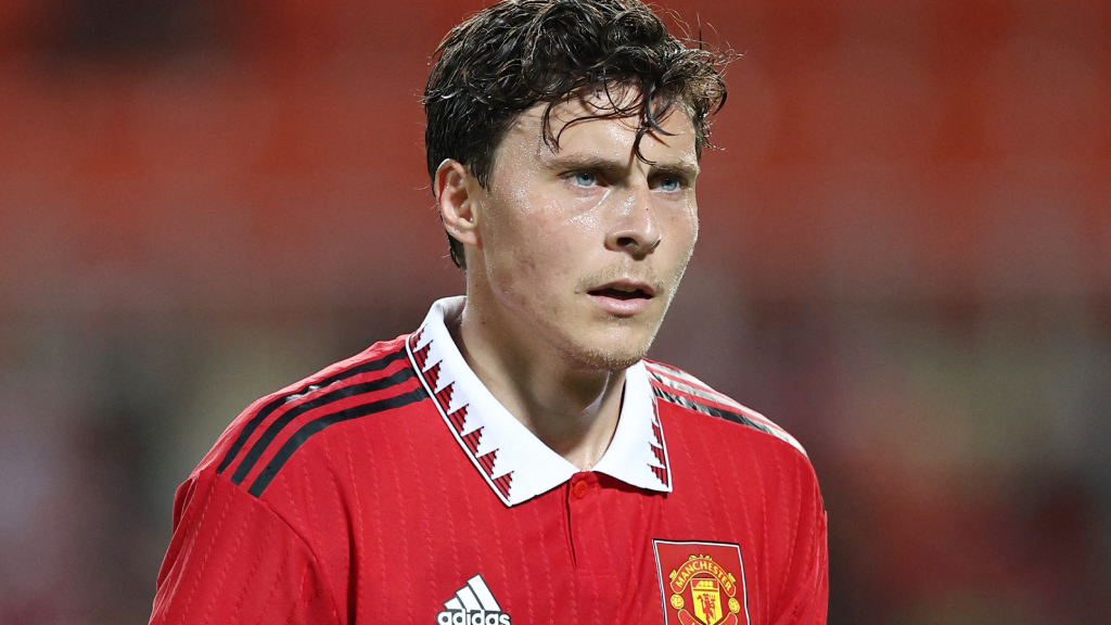 UPPGIFTER: Manchester United kan byta Victor Nilsson Lindelöf mot Denzel Dumfries