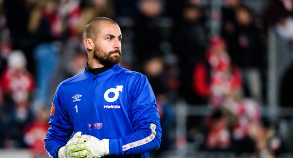 Alfie Whiteman satt på bänken för Tottenham i Champions League