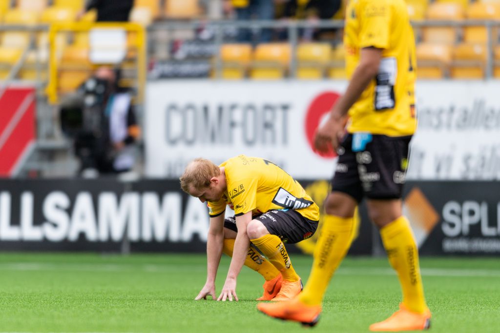 Stänger dörren för klubblös Lundevall