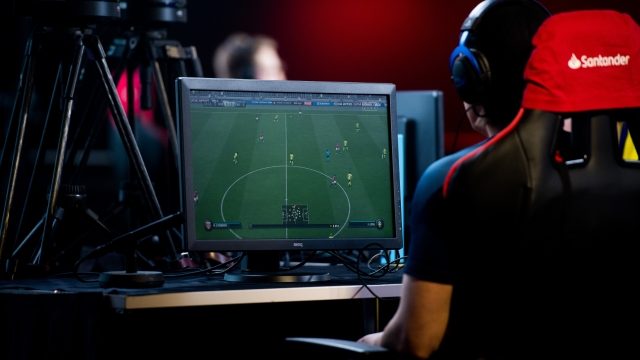 Fotbollsklubbar som vänder sig till e-sport