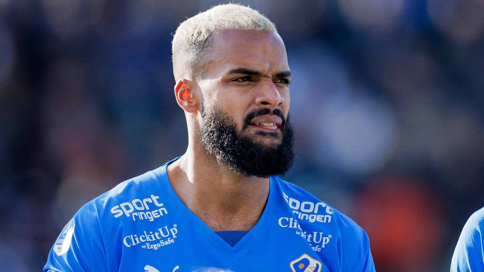 Phil Ofsou-Ayeh spelklar mot AIK i streckmatchen