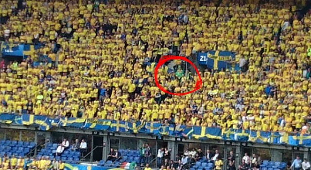 Kuppar in sig bland svenska fansen – tokhyllas: “Den första sanna supporterhjälten”