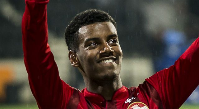 Efter målexplosionen – Alexander Isak tilldelas pris