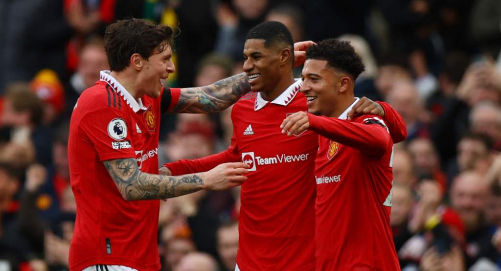 Victor Lindelöf fick starta för sitt Manchester United i 3-0-segern mot Leicester