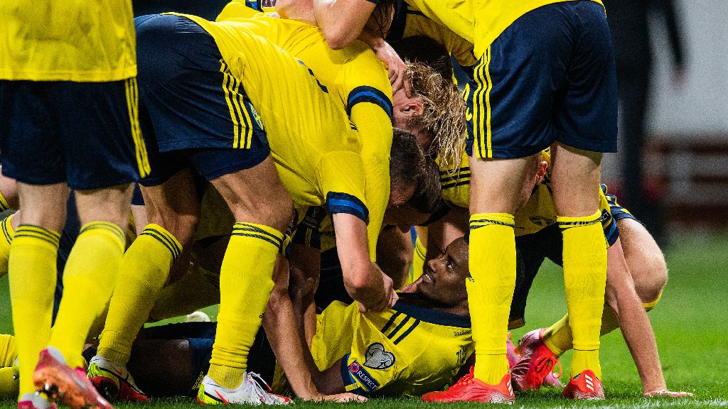 Sverige krossade Kosovo – Isak med drömmål