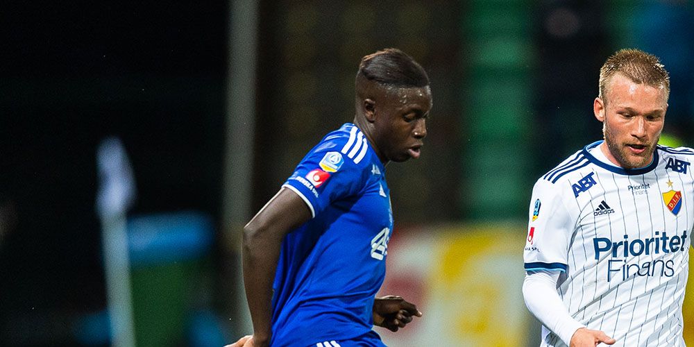 Konate lämnar – han ser ut att bli ersättaren