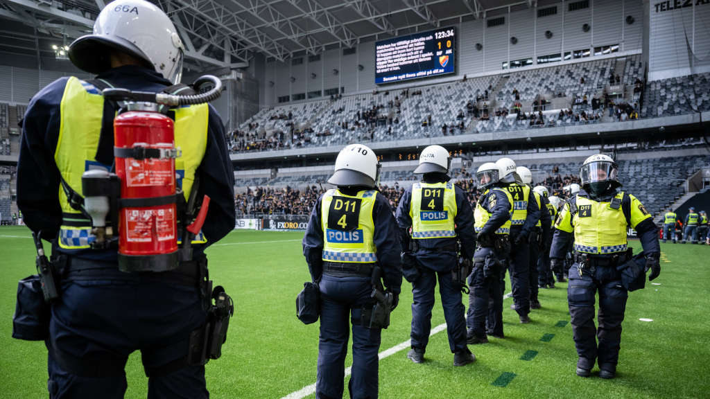 Polisen med hård kritik mot allsvenska klubbarna