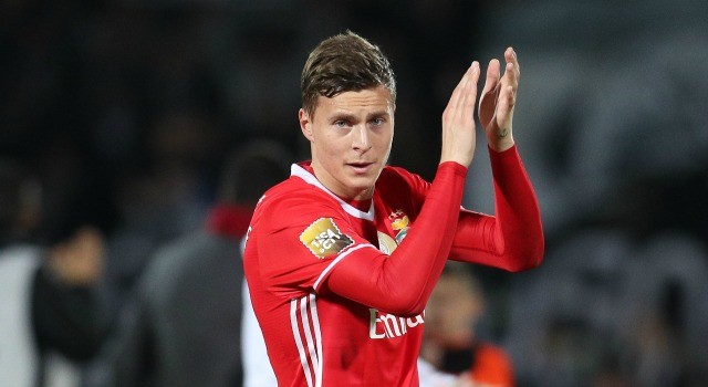 Ingen United-flytt – nu uppges Nilsson Lindelöf ha förlängt med Benfica