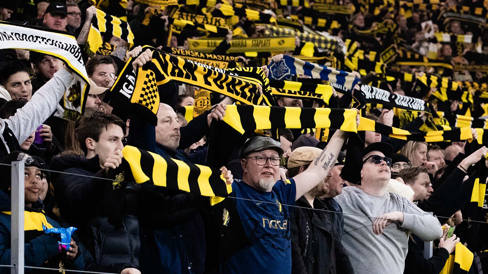 Krisen tycks glömd – AIK:s publik slår rekord i denna premiär