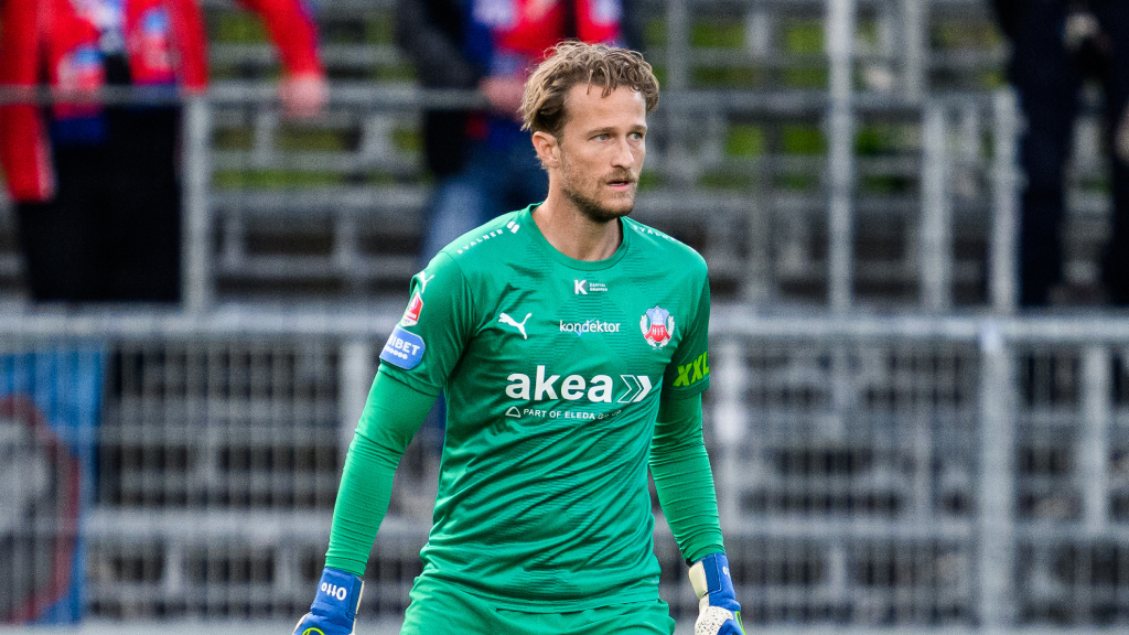 OFFICIELLT: Anders Lindegaard lägger handskarna på hyllan