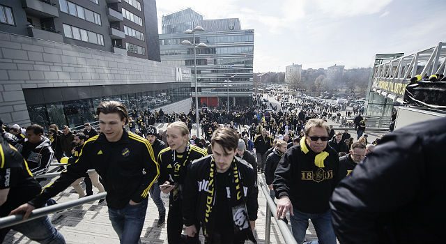 Han har biljett till AIK:s matcher resten av livet – köpt evighetskort: ”Blev sugen direkt”