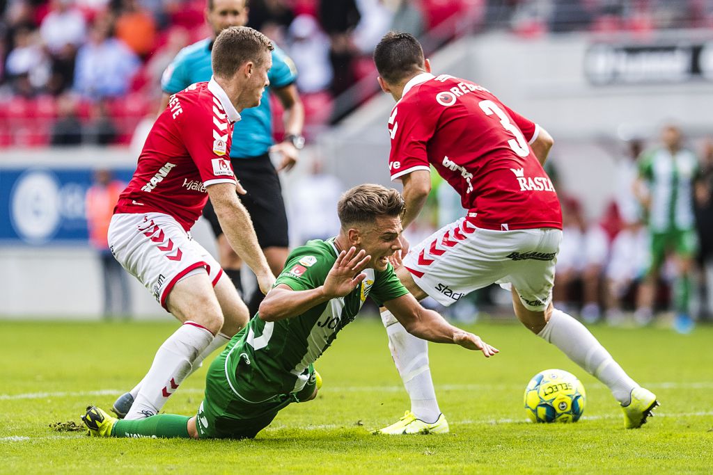 Leder försäsongstabellen – AIK och Bajen når inte topp-10