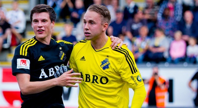 PÅ FD: Hyllad och kritiserad – men här försvaras AIK-stjärnan