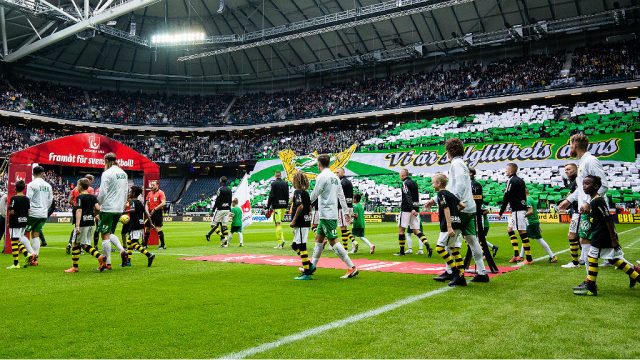 Gemensam polisprotest från supportrarna – tysta minuter i AIK-Hammarby