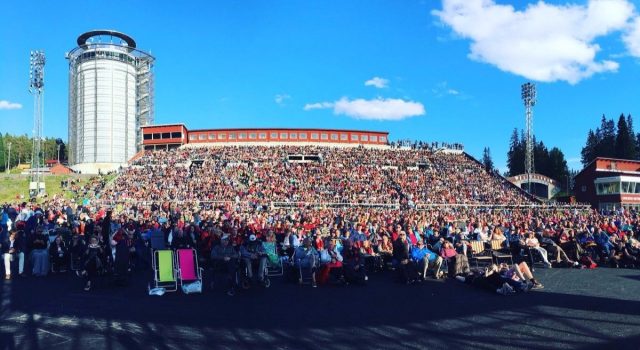 10 000 norrläningar stöttar Östersund – samlas på skidstadion