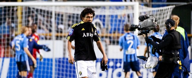 Lynchstämning när AIK-Flavio sparkade ner motståndare