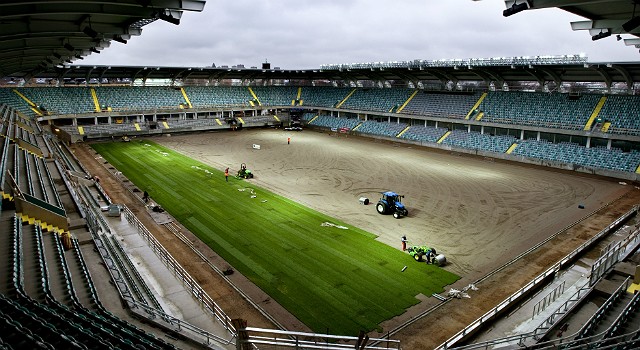 Nu läggs hybridgräset ut på Gamla Ullevi