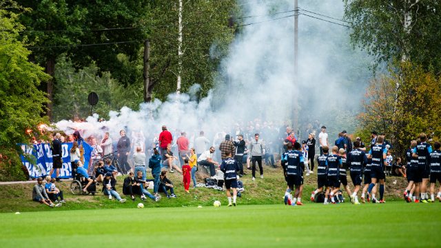 Blåvittfansen kraftsamlade – 500 såg träningen: ”Mäktig upplevelse”