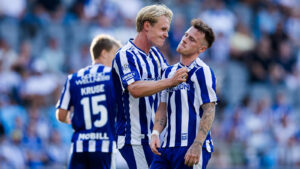 IFK Göteborgs Max Fenger och Tobias Heintz deppar under fotbollsmatchen i Allsvenskan mellan IFK Göteborg och Brommapojkarna den 17 juli 2026 i Göteborg.

