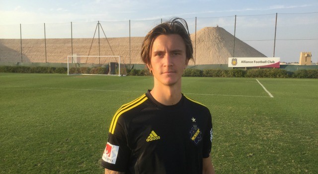 PÅ FD: Kristoffer Olsson hetlevrad i AIK-debuten – “Jättestraff”