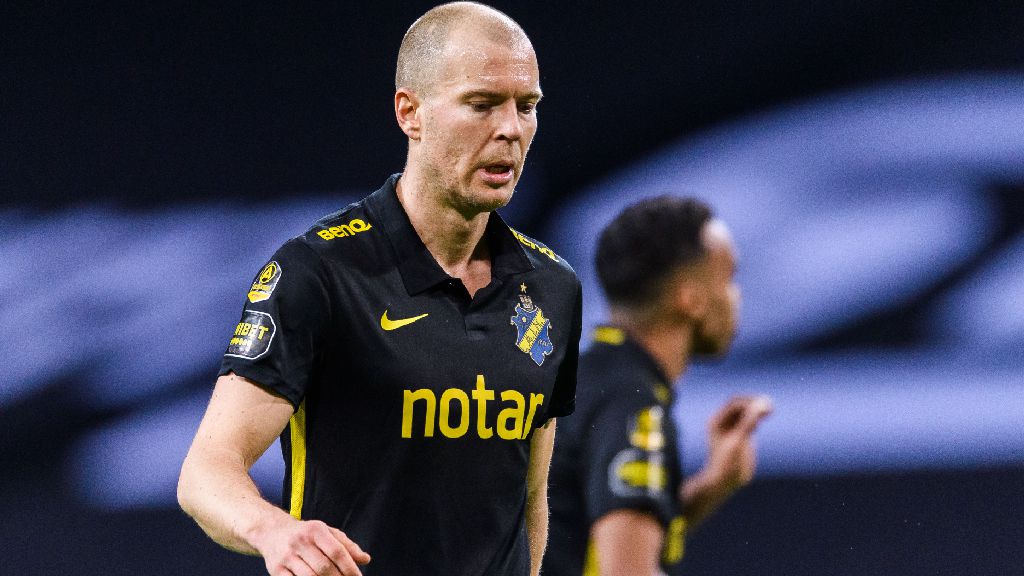 AVSLÖJAR: Corona och skada stoppar AIK:s Per Karlsson mot Hammarby