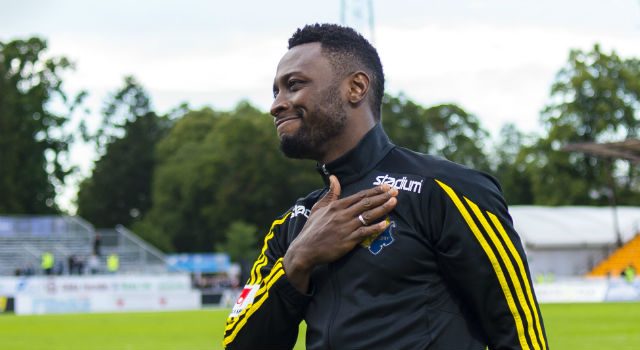 AVSLÖJAR: Ekonomiskt överlägsna bud till Obasi – stjärnan hoppas AIK beredda