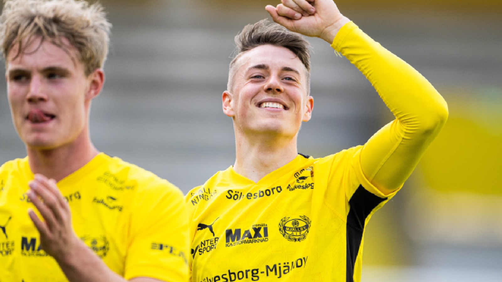 OFFICIELLT: Elliot Stroud förlänger med Mjällby