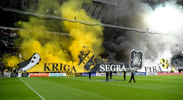 VIDEO: AIK:s maffiga entré – läckert tifo på Friends