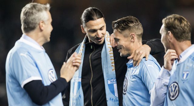 VIDEO: Häftiga scenerna i Malmö – Zlatan med pokalen