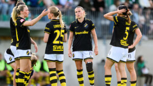 AIKs Adelisa Grabus deppar under fotbollsmatchen i Damallsvenskan mellan Hammarby och AIK den 17 juni 2026 i Stockholm.

