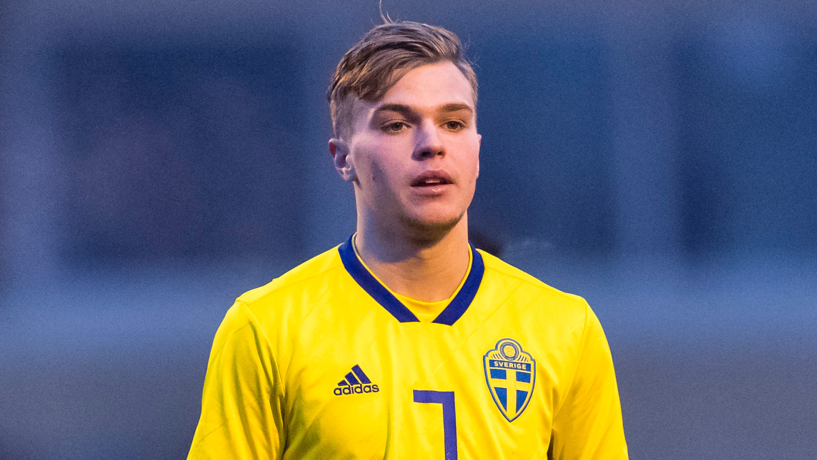 Julian Larsson klar för League One-klubb