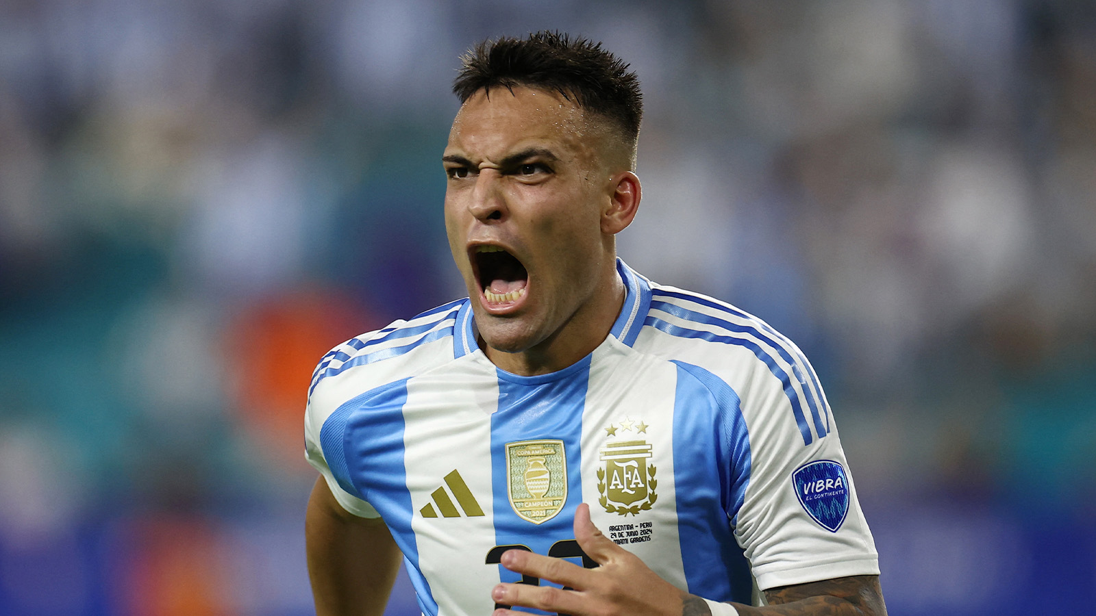 TV: Lautaro Martinez tvåmålskytt när Argentina säkrade gruppsegern