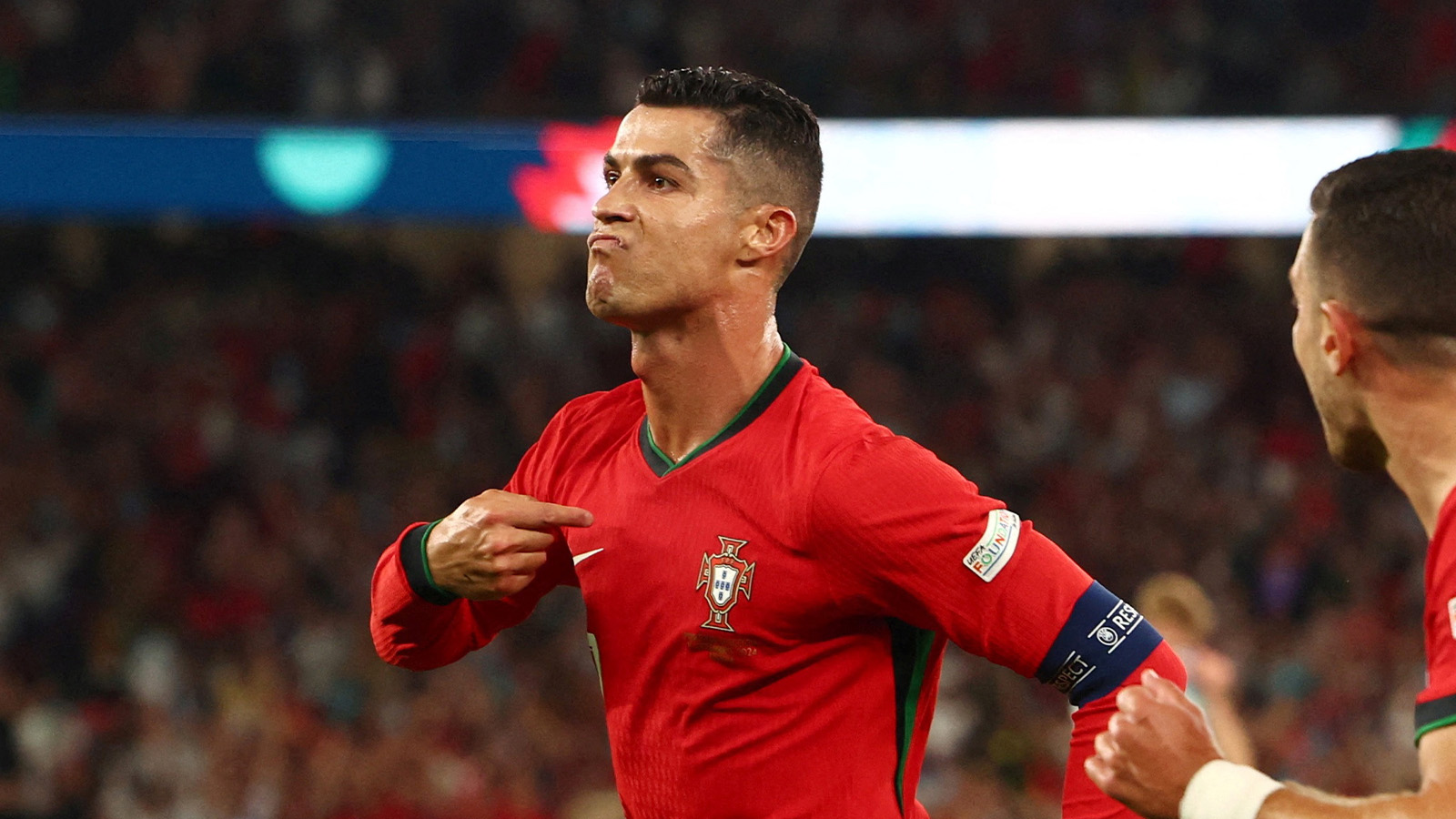 Ronaldo sen matchjälte mot Skottland