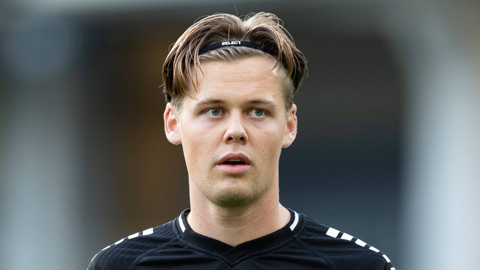 Axel Henriksson backar efter banger-uttalande: “Ber om ursäkt”