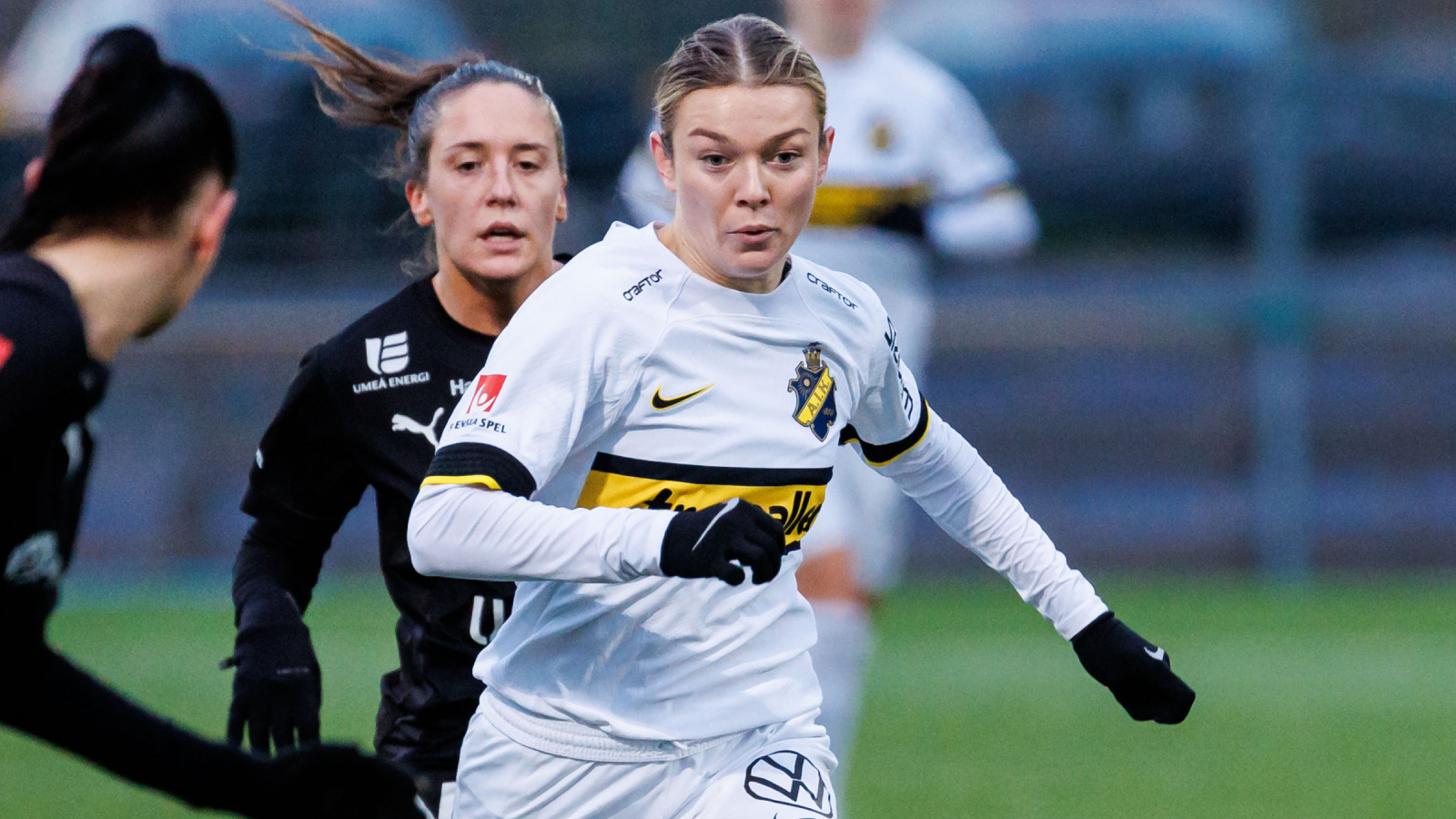 Beata Olsson oförstående till AIK:s bortdömda mål: “Det ska vara mål”