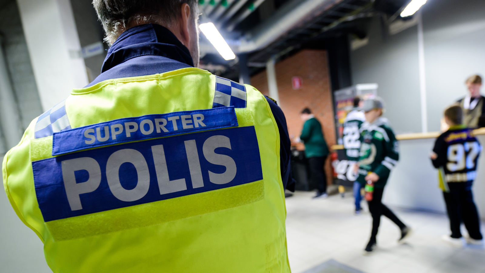 70-tal supportrar i poliskontroll efter Stockholmsderbyt