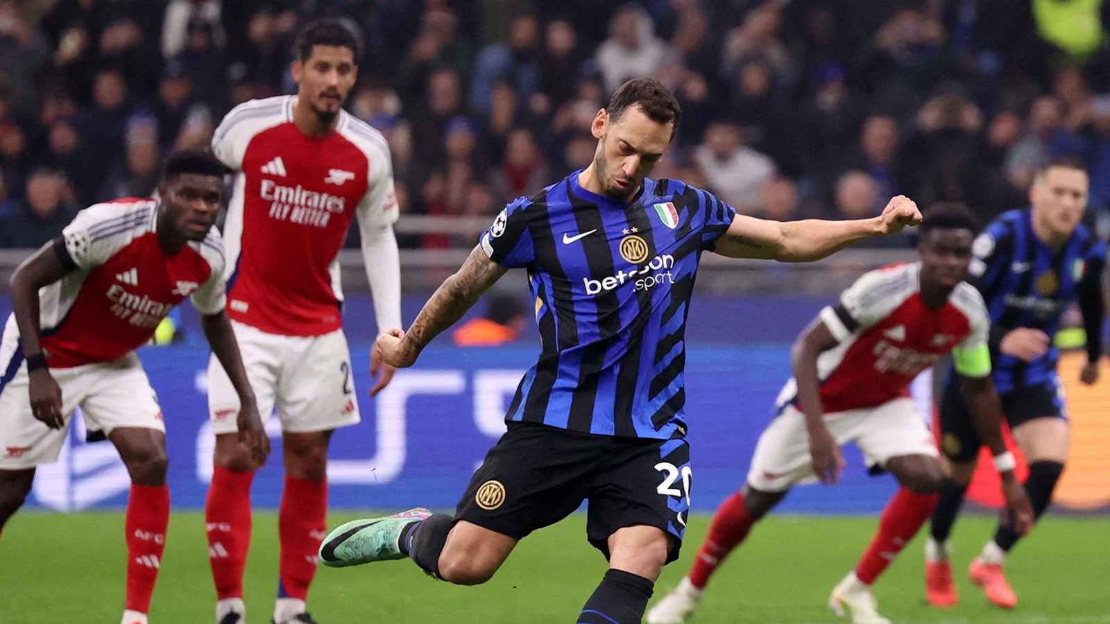 Inter slog Arsenal – efter tveksam straff