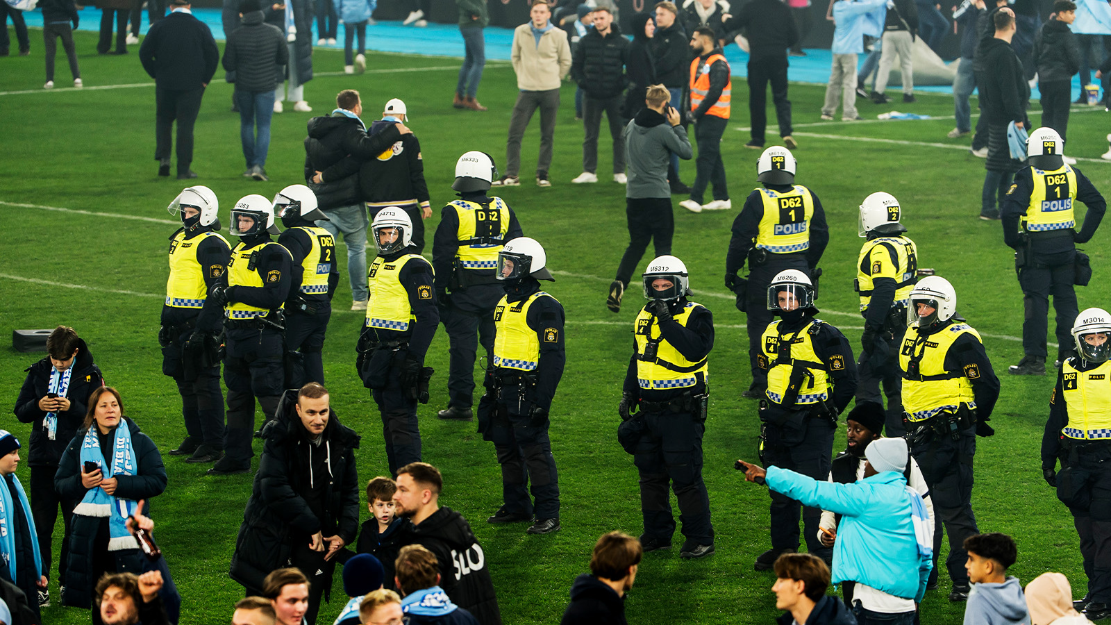 Flera misstänkta för brott efter Malmös guldmatch