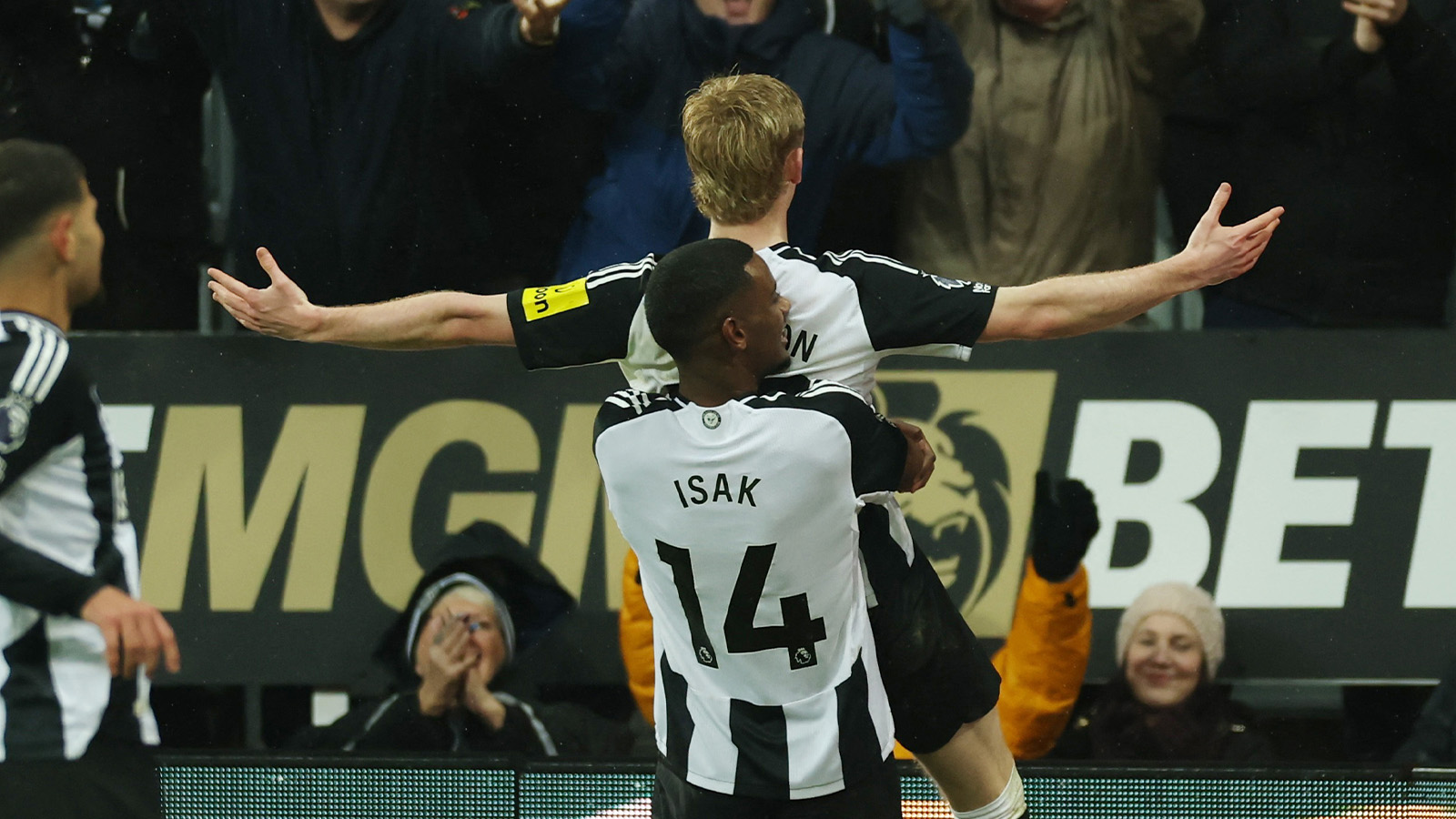 JUST NU: Isak till Gordon – Newcastle leder