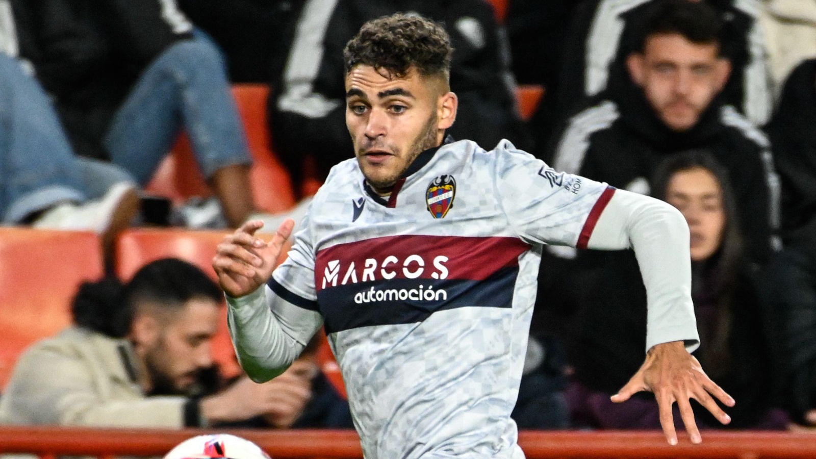 Officiellt: Aston Villa värvar Andrés Garciá