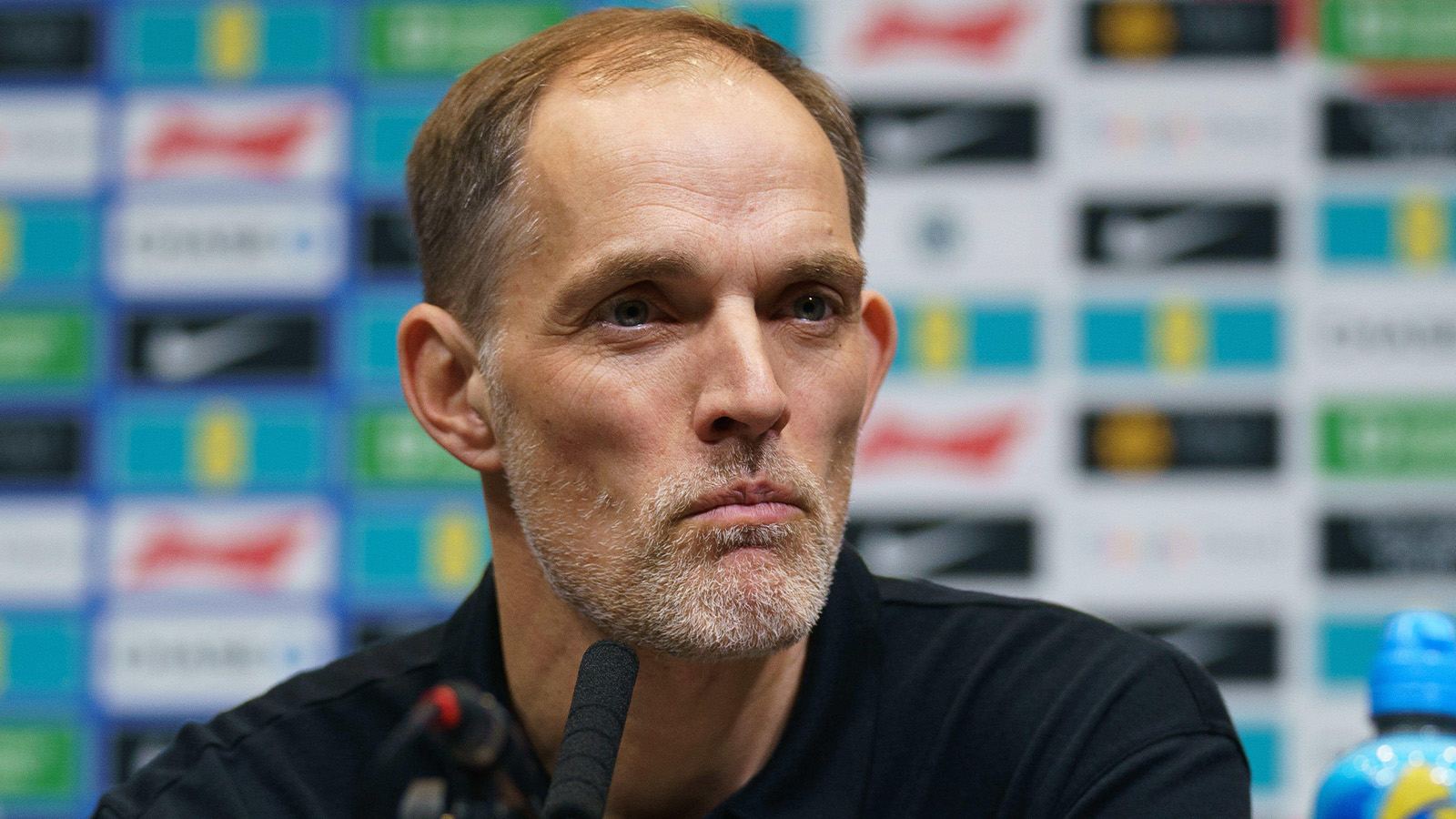 Tuchel: ”Måste förtjäna rätten att sjunga nationalsången”