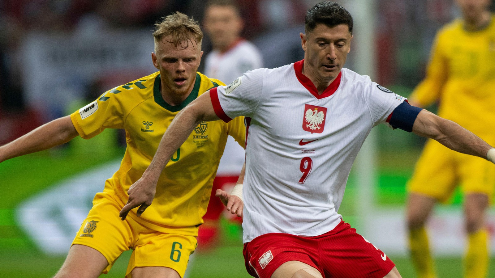 Lewandowski poängräddare för Polen